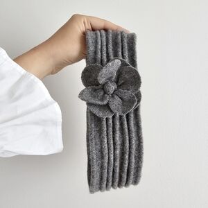 🩶 Asian Eye 100% Wool Gray Flower Knit Ear Warmer Boho Headband